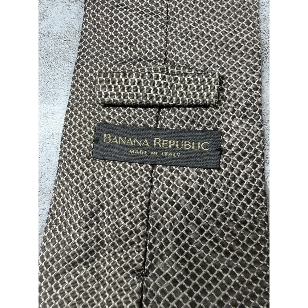 Banana Republic 100% Silk Pointed Necktie Mens One Size Brown Geometric Jacquard